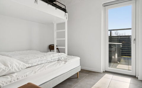 Asel - 350M from the Sea: Hout, Verdieping, Flooring, Appartement, Slaapkamer, Beits, Hardwood, Plank, Bed, Houten Vloer