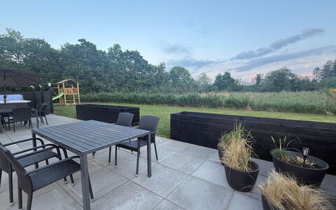 Asel - 350M from the Sea: Meubilair, Buitenmeubels, Land Lot, Tuin, Buitentafel, Stoel, Landscaping, Schaduw, Gazon, Backyard