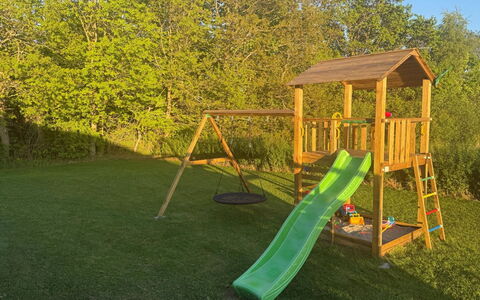 Asel - 350M from the Sea: Tuin, Speeltoestel, Beits, Backyard, Speelplaats