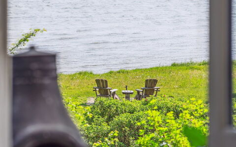 Ginne - 100M to the Fjord: Groen, Gras, Natuurlijk Landschap, Zomer, Grasland, Zee, Kust En Oceanic Landvormen, Oceaan, Buitenmeubels
