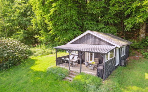 Ginne - 100M to the Fjord: Boom, Gras, Hout, Struik, Huis, Verblijf, Dak, Landelijk Gebied, Huis