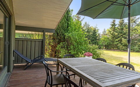 Winter - 500M from the Sea: Meubilair, Hout, Buitenmeubels, Veranda, Stoel, Tafel, Buitentafel, Keuken En Eettafel, Schaduw, Dek