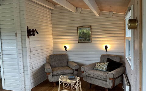 Freding - 450M from the Sea: Hout, Plafond, Flooring, Verdieping, Interieur Ontwerp, Meubilair, Verlichting, Kamer, Hardwood, Beits