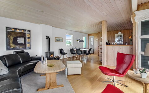 Thomsen - 475M from the Sea: Blauw, Zwembad, Meubilair, Buitenmeubels, Toevlucht, Stoel, Schaduw, Eco Hotel, Bloempot