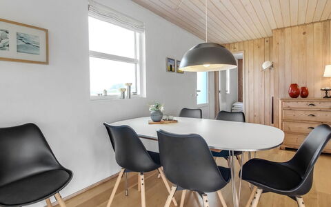 Thomsen - 475M from the Sea: Blauw, Zwembad, Meubilair, Buitenmeubels, Toevlucht, Stoel, Schaduw, Eco Hotel, Bloempot