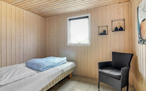 Thomsen - 475M from the Sea: Blauw, Zwembad, Meubilair, Buitenmeubels, Toevlucht, Stoel, Schaduw, Eco Hotel, Bloempot