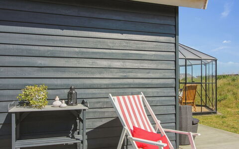 Thomsen - 475M from the Sea: Hout, Siding, Plank, Hardwood, Buitenmeubels, Beits, Natuurlijk Materiaal, Ontwerp