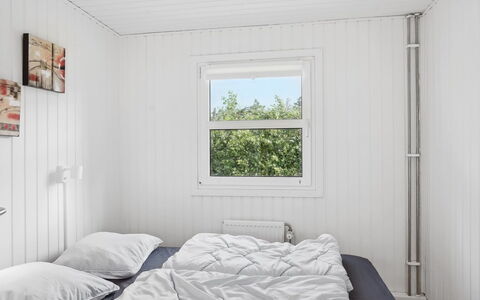Ingebore - 700M from the Sea: Hout, Verdieping, Interieur Ontwerp, Flooring, Slaapkamer, Plafond, Huis, Kamer, Bed, Bedding