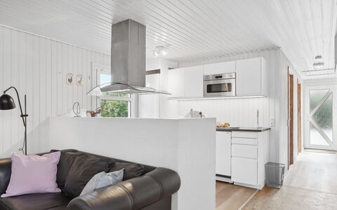 Ingebore - 700M from the Sea: Flooring, Interieur Ontwerp, Verdieping, Hout, Meubilair, Plafond, Keuken, Houten Vloer, Toestel Van De Keuken, Huishoudapparatuur