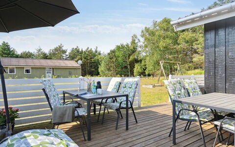 Ingebore - 700M from the Sea: Hout, Meubilair, Buitenmeubels, Stoel, Buitentafel, Tafel, Dek, Schaduw, Veranda, Keuken En Eettafel