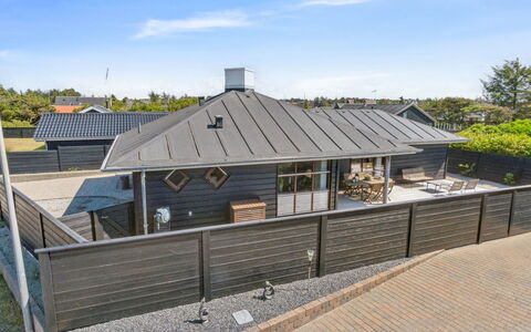 Fridgerd - 250M from the Sea: Thatching, Verblijf, Huis, Dak, Huis, Boerderij, Hut, Landgoed, Dorp