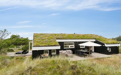 Hrefna - 500M from the Sea: Zwembad, Boerderij, Landgoed, Villa, Toevlucht, Hacienda, Eco Hotel, Backyard