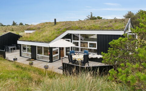 Hrefna - 500M from the Sea: Zwembad, Boerderij, Landgoed, Villa, Toevlucht, Hacienda, Eco Hotel, Backyard