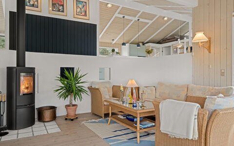 Hrefna - 500M from the Sea: Zwembad, Boerderij, Landgoed, Villa, Toevlucht, Hacienda, Eco Hotel, Backyard