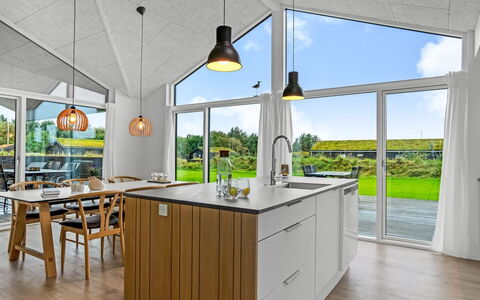 Egil - 1.5Km from the Sea: Plafond, Interieur Ontwerp, Keuken, Lichte Inrichting, Countertop, Keuken En Eettafel, Stoel, Hardwood, Natuurlijk Materiaal, Beits