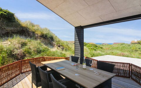 Kristiina - 500M from the Sea: Hout, Meubilair, Hardwood, Dek, Houten Vloer, Beits, Keuken En Eettafel, Veranda, Stoel, Plank
