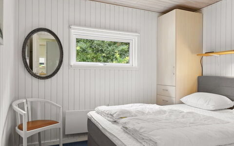 Alkmar - from the Sea: Bed, Slaapkamer, Hout, Interieur Ontwerp, Flooring, Laken, Verdieping, Bedding, Plafond, Meubilair