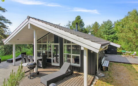 Arlett - 950M from the Sea: Blauw, Struik, Verblijf, Groundcover, Tuin, Landgoed, Schaduw, Landscaping, Boerderij, Eco Hotel