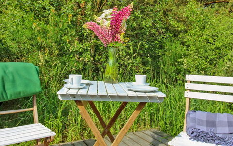 Arlett - 950M from the Sea: Blauw, Struik, Verblijf, Groundcover, Tuin, Landgoed, Schaduw, Landscaping, Boerderij, Eco Hotel
