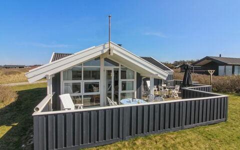 Minka - 58M from the Sea: Dak, Verblijf, Huis, Schaduw, Siding, Boerderij, Veranda, Outdoor Structuur, Garden Gebouwen