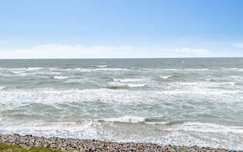 Nikoletta - 50M from the Sea: Blauw, Water, Watervoorraden, Dag, Zwemwater, Natuurlijke Omgeving, Horizon, Kust, Strand, Zee