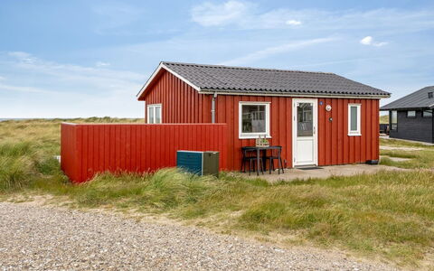 Nikoletta - 50M from the Sea: Meubilair, Buitenmeubels, Tableware, Tafel, Drinkware, Stoel, Buitentafel, Voedsel, Fles