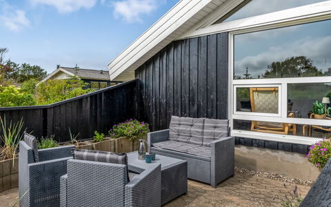 Apelone - 800M from the Sea: Meubilair, Interieur Ontwerp, Flooring, Hout, Verdieping, Plafond, Houten Vloer, Stoel, Tafel, Verlichting