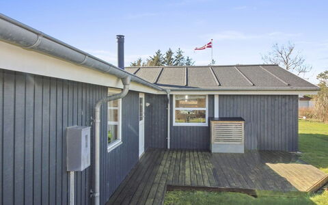 Fridhild - 875M from the Sea: Meubilair, Interieur Ontwerp, Flooring, Hout, Verdieping, Plafond, Houten Vloer, Stoel, Tafel, Verlichting