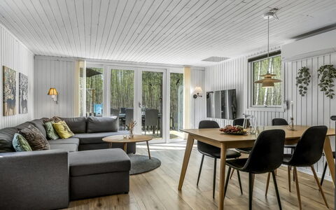 Tellervo - 1.5Km from the Sea: Hout, Huis, Veranda, Dek, Hardwood, Dak, Beits, Houten Vloer, Eco Hotel