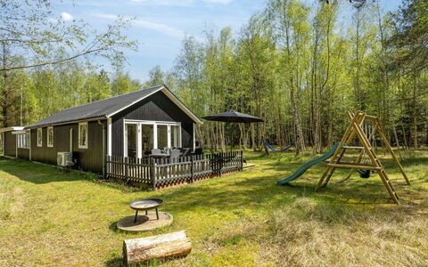 Tellervo - 1.5Km from the Sea: Hout, Huis, Veranda, Dek, Hardwood, Dak, Beits, Houten Vloer, Eco Hotel