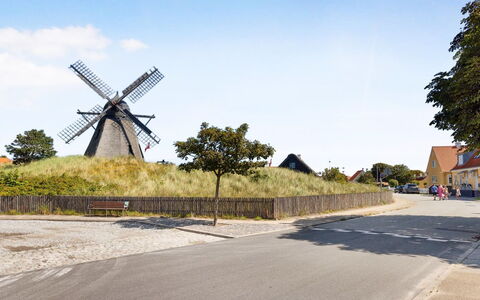 Karmen - 100M from the Sea: Gras, Grasland, Landschap, Ecoregio, Plain, Plantengemeenschap, Land Lot, Buitenmeubels, Prairie, Shrubland