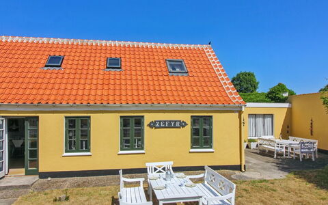 Svenger - 350M from the Sea: Meubilair, Interieur Ontwerp, Flooring, Hout, Verdieping, Plafond, Houten Vloer, Stoel, Tafel, Verlichting
