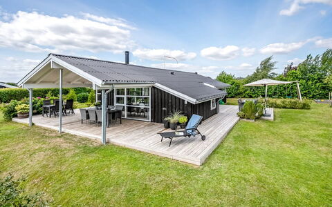 Asko - 350M from the Sea: Meubilair, Interieur Ontwerp, Flooring, Hout, Verdieping, Plafond, Houten Vloer, Stoel, Tafel, Verlichting