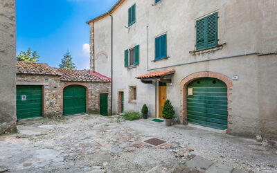 Francesco's Pretty House