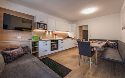 Montec 500.1: Cabinetry, Meubilair, Countertop, Gebouw, Hout, Lade, Keuken, Interieur Ontwerp, Comfort, Beits