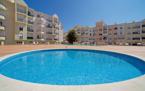 Sunny Beach Casa-M: Water, Lucht, Dag, Eigendom, Gebouw, Venster, Blauw, Azure, Zwembad, Huis