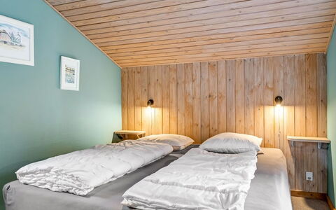 Valda - 1.5Km from the Sea: Bed, Interieur Ontwerp, Slaapkamer, Laken, Bedding, Verdieping, Flooring, Hout, Plafond, Meubilair