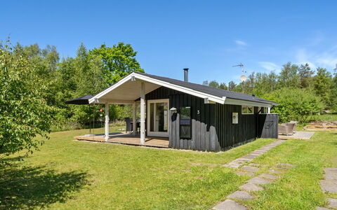 Aldina - 1.6Km from the Sea: Plafond, Flooring, Interieur Ontwerp, Verdieping, Samengesteld Materiaal, Meubilair, Toevlucht, Hotel, Ontwerp, Daylighting
