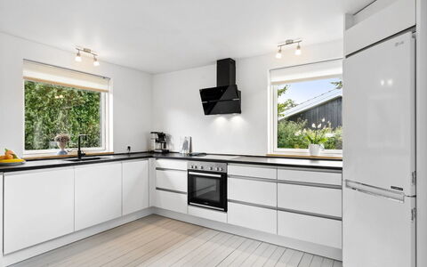 Henric - 500M from the Sea: Plafond, Flooring, Interieur Ontwerp, Verdieping, Samengesteld Materiaal, Meubilair, Toevlucht, Hotel, Ontwerp, Daylighting