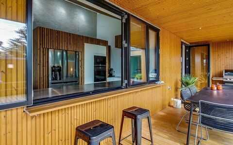 Bena - 800M from the Sea: Meubilair, Interieur Ontwerp, Stoel, Flooring, Tafel, Toevlucht, Verdieping, Plafond, Kamer, Eco Hotel