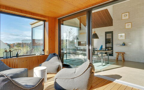 Bena - 800M from the Sea: Meubilair, Interieur Ontwerp, Stoel, Flooring, Tafel, Toevlucht, Verdieping, Plafond, Kamer, Eco Hotel