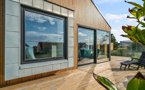 Bena - 800M from the Sea: Meubilair, Interieur Ontwerp, Stoel, Flooring, Tafel, Toevlucht, Verdieping, Plafond, Kamer, Eco Hotel