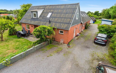 Atena - 250M from the Sea: Dak, Huis, Land Lot, Huis, Verblijf, Landgoed, Garden Gebouwen, Schaduw, Blokhut, Landscaping