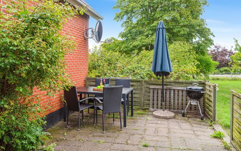 Atena - 250M from the Sea: Dak, Huis, Land Lot, Huis, Verblijf, Landgoed, Garden Gebouwen, Schaduw, Blokhut, Landscaping