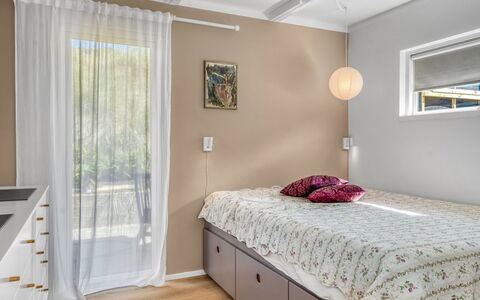 Hoat - 300M from the Sea: Meubilair, Interieur Ontwerp, Bed, Slaapkamer, Flooring, Muur, Verdieping, Hout, Plafond, Kamer