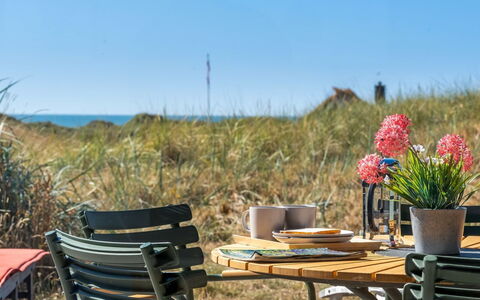 Hoat - 300M from the Sea: Meubilair, Blauw, Buitenmeubels, Stoel, Zomer, Tafel, Buitentafel, Zee, Oceaan, Strand