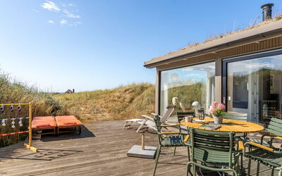 Hoat - 300M from the Sea