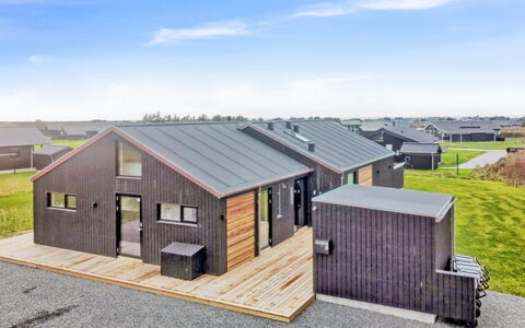 Anemette - 800M from the Sea: Huis, Huis, Dak, Woongebied, Verblijf, Landgoed, Boerderij, Gazon, Landscaping, Siding