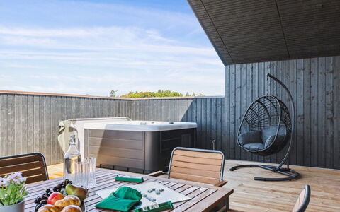 Anemette - 800M from the Sea: Huis, Huis, Dak, Woongebied, Verblijf, Landgoed, Boerderij, Gazon, Landscaping, Siding