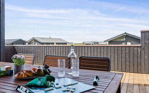 Anemette - 800M from the Sea: Huis, Huis, Dak, Woongebied, Verblijf, Landgoed, Boerderij, Gazon, Landscaping, Siding